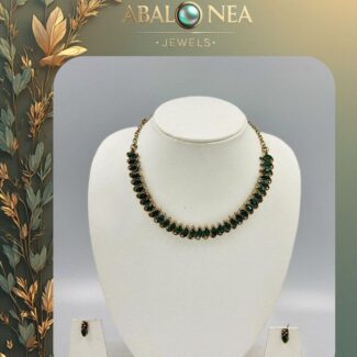 Elegant Green Teardrop Necklace Set