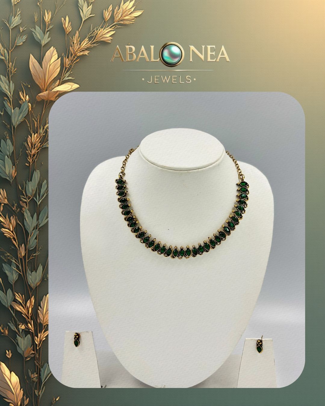 Elegant Green Teardrop Necklace Set Elegant Green Teardrop Necklace Set